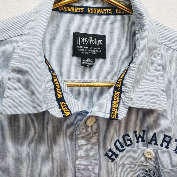 Warner Bros. Tops - 🌎 Harry Potter Hogwarts button down